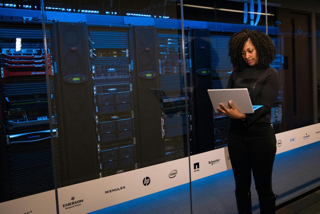 Edge Computing vs. Cloud Computing: What’s the Real Difference?