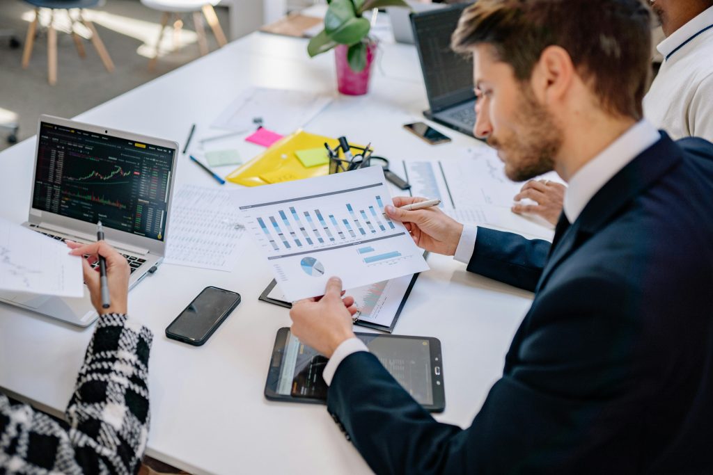 Enterprise Data Lakes: Unlocking the Power of Raw Information